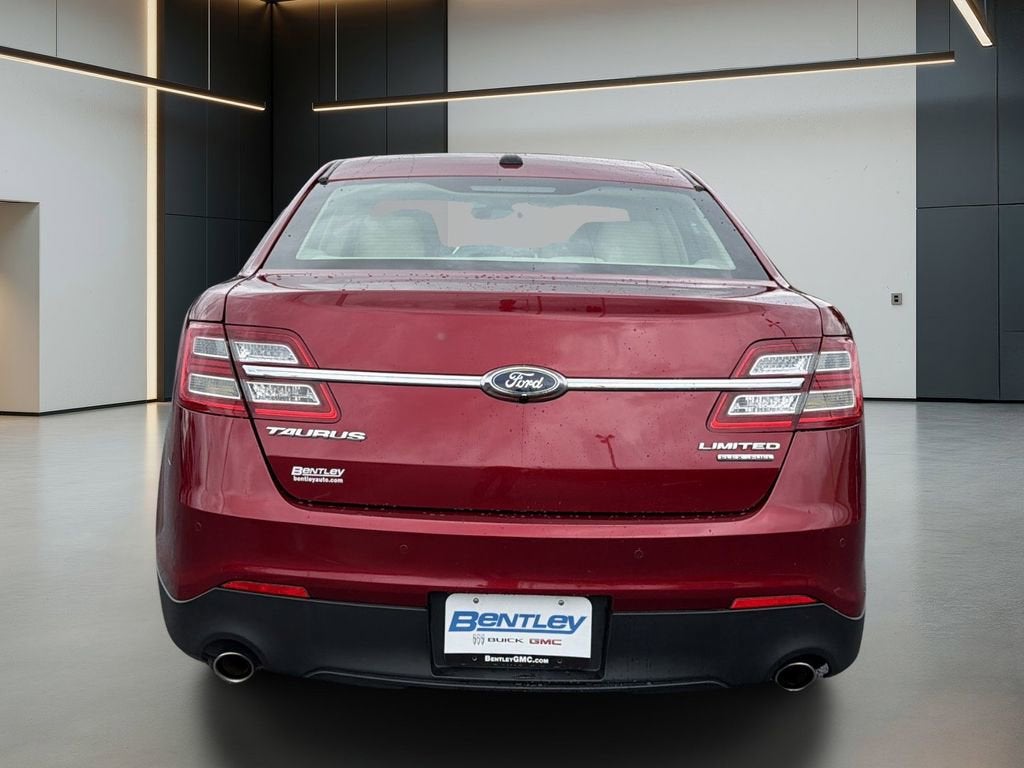 2018 Ford Taurus — detail view