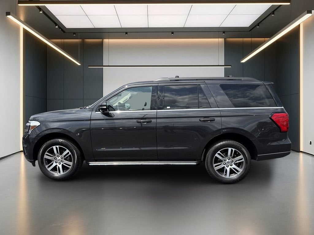 2023 Ford Expedition — side profile view