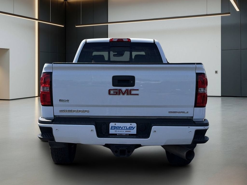 2017 GMC Sierra 2500 HD — detail view