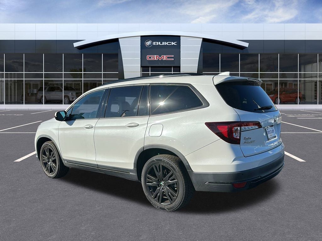 2022 Honda Pilot — rear three-quarter view